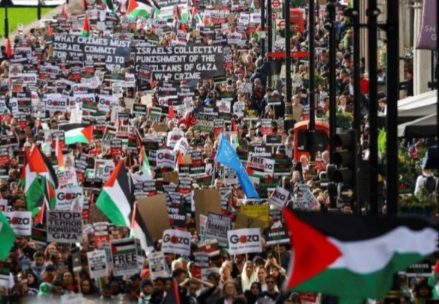 برطانیہ اور تیونس میں فلسطین کے حق میں مظاہرے، ہزاروں افراد سڑکوں پر نکل آئے
