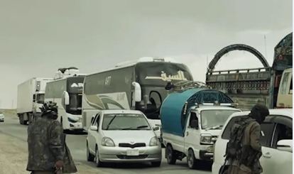 قلات میں سنسنی خیز واقعہ، مسلح افراد کا شاہراہ پر بڑا حملہ، مسافروں کو اتار کر گاڑیاں غائب