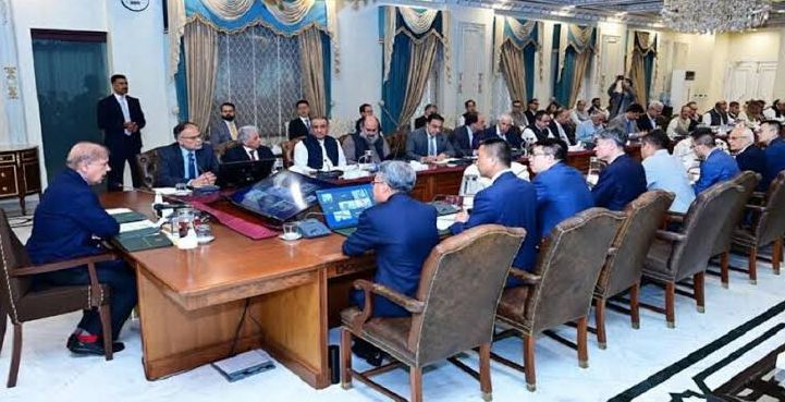 وفاقی کابینہ کا وہ فیصلہ جس نے سرکاری محکموں کی نیندیں اڑا دیں