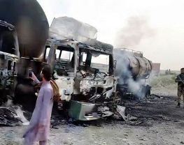 نوشکی، مسلح افراد کا حملہ، 10 گاڑیاں نذر آتش، ٹرالر کنڈیکٹر زخمی