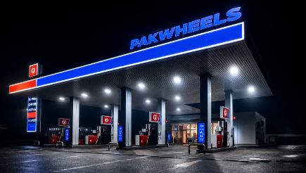 پاکستانیوں کے لیے بری خبر، ایران امریکا جنگ کا نزلہ پیٹرول کی قیمتوں پر گرنے کو تیار