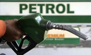 عوام کے لیے بڑی خوشخبری، پیٹرول کی قیمتوں کے حوالے سے حکومت کا بڑا اعلان
