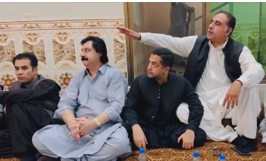 سانحہ زیارت ڈیڈ لاک ٹوٹ گیا؟ حکومتی وفد دھرنا گاہ پہنچ گیا، کیا لواحقین کے مطالبات مان لیے جائیں گے؟جانیے