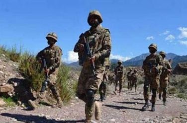 شاہراہ پر ناکہ لگانے والے دہشت گردوں کا بھیانک انجام: فورسز نے گھیرا تنگ کر کے 19 شرپسندوں کو عبرت کا نشان بنا دیا