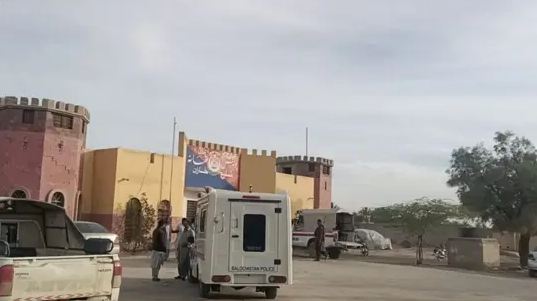 شہر میں اچانک حملہ اور تباہی، خاران کی سیکیورٹی عمارتیں نشانہ، خوف و ہراس پھیل گیا