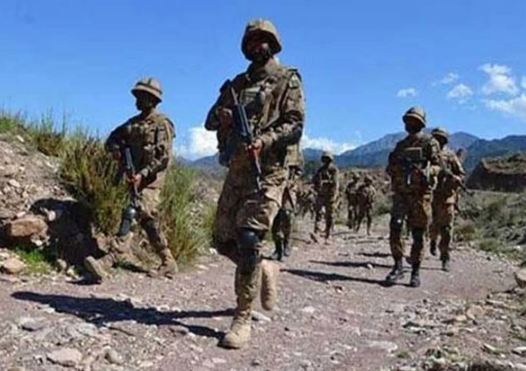 خیبر پختونخوا میں سیکیورٹی فورسز کی بڑی کارروائی: فتنۃ الخوارج کے 10 دہشت گرد ہلاک، اسلحه برآمد