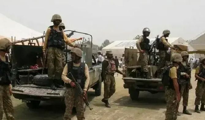 سیکیورٹی فورسز کی خاران میں بڑی کارروائی، 7 دہشت گرد ہلاک، ٹھکانے تباہ اور بھاری اسلحہ برآمد