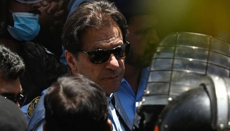 سپریم کورٹ کے فیصلے پر بریک، کیا عمران خان کی شفا اسپتال منتقلی رک جائے گی؟