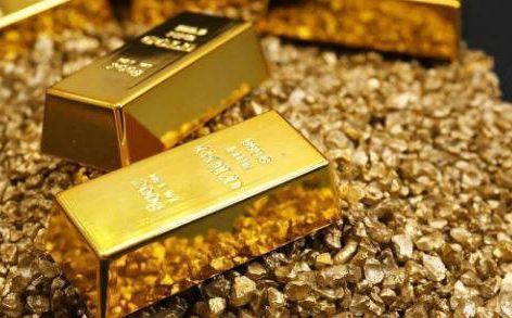 خریدنے کا بہترین موقع یا قیمتیں اور گریں گی؟ عالمی بلین مارکیٹ کے بعد پاکستان میں بھی سونے کا ریٹ یکسر تبدیل