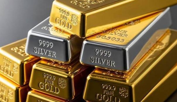 سونا خریدنے والوں کی موجیں لگ گئیں: قیمتوں میں تاریخ کی بڑی گراوٹ