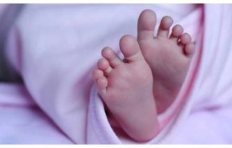 کراچی، 7 ماہ کے بچے کو عمارت کی کھڑکی سے نیچے پھینک دیا گیا
